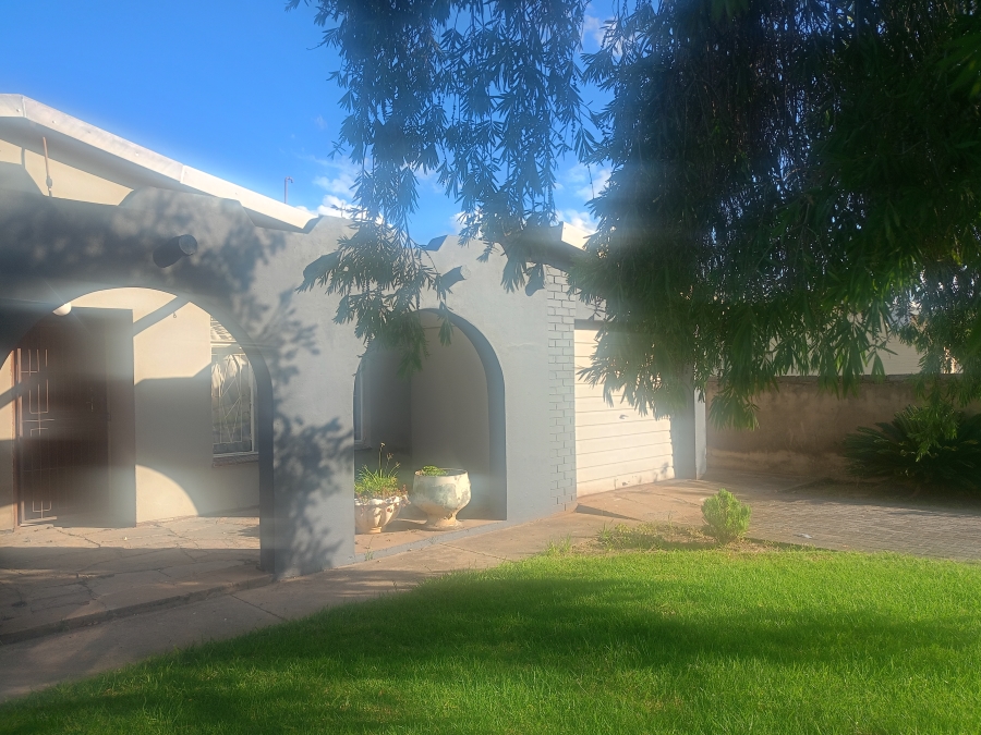 3 Bedroom Property for Sale in Sonland Park Gauteng