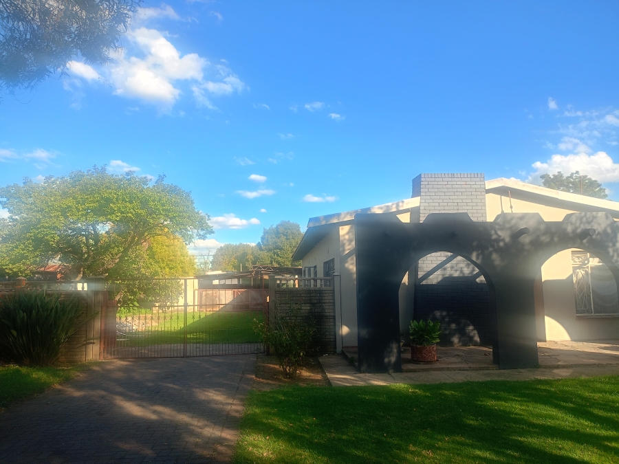 3 Bedroom Property for Sale in Sonland Park Gauteng