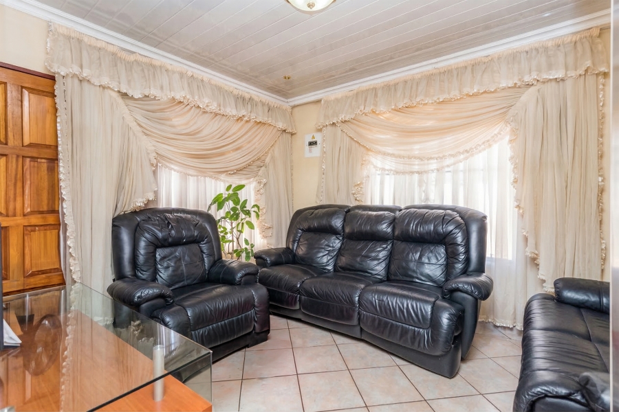 3 Bedroom Property for Sale in Protea Glen Gauteng