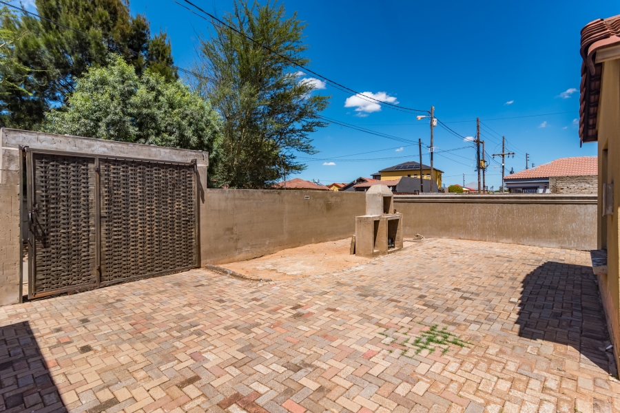 3 Bedroom Property for Sale in Protea Glen Gauteng