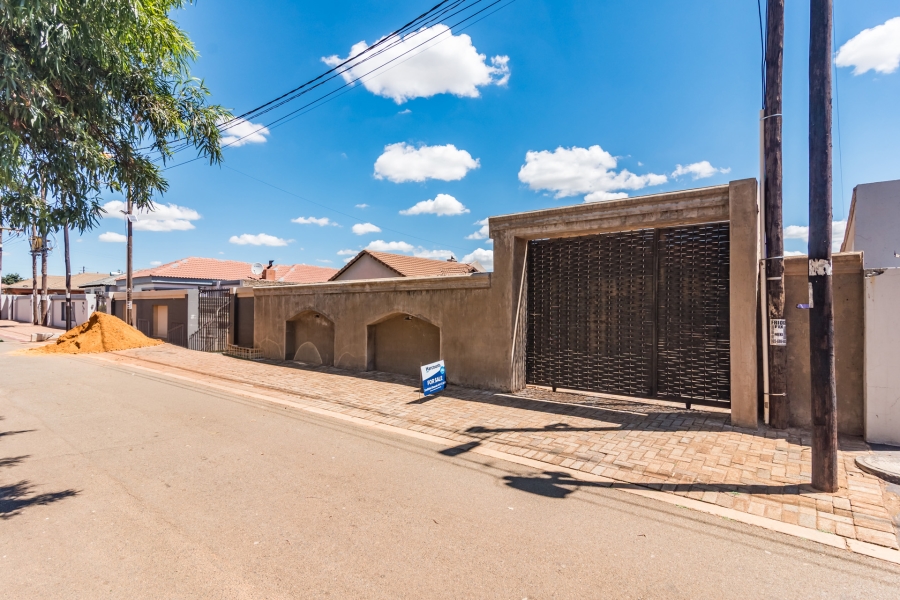 3 Bedroom Property for Sale in Protea Glen Gauteng