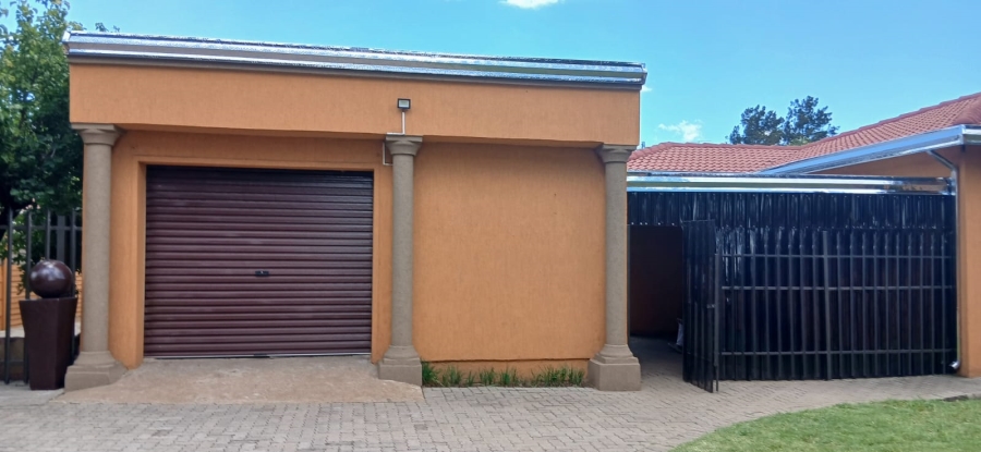 3 Bedroom Property for Sale in Vanderbijlpark CW 4 Gauteng