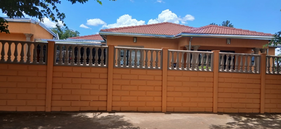 3 Bedroom Property for Sale in Vanderbijlpark CW 4 Gauteng