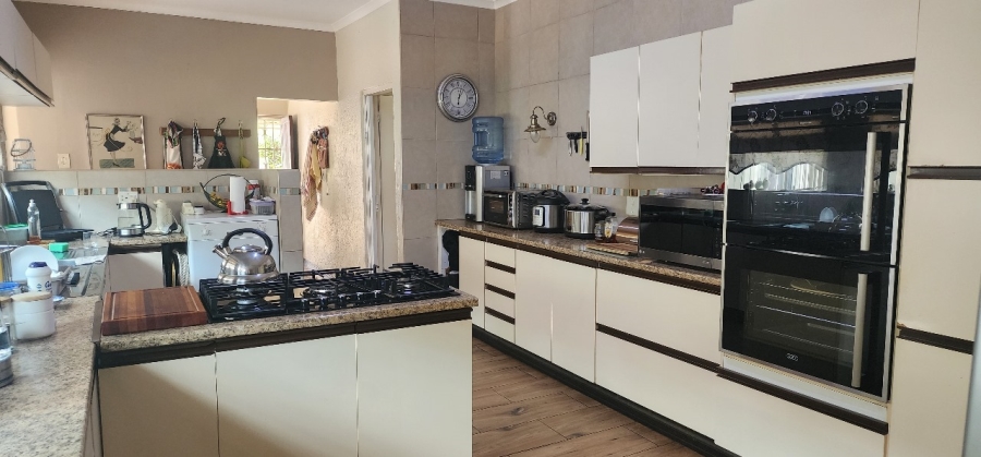 7 Bedroom Property for Sale in Pretoria North Gauteng