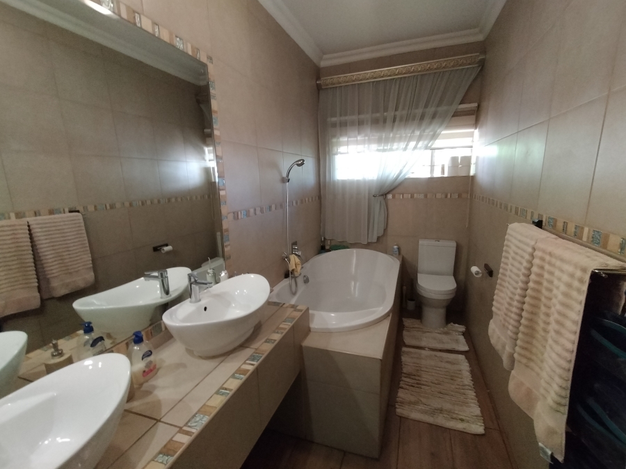 7 Bedroom Property for Sale in Pretoria North Gauteng