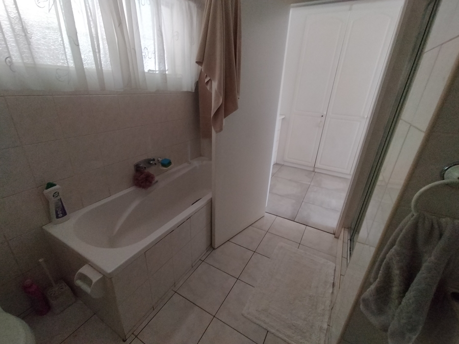 7 Bedroom Property for Sale in Pretoria North Gauteng