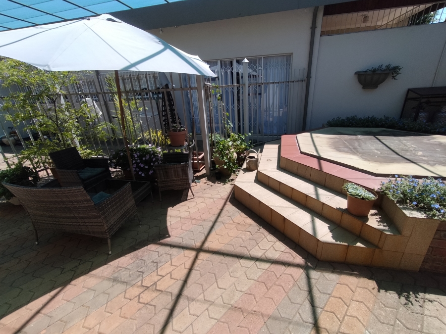 7 Bedroom Property for Sale in Pretoria North Gauteng