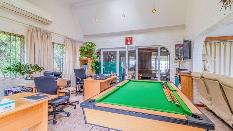 5 Bedroom Property for Sale in Bedford Gardens Gauteng