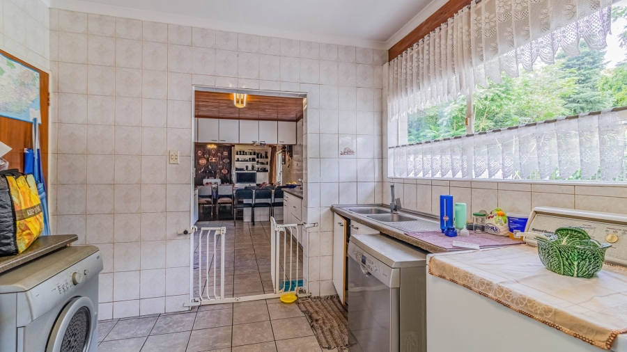 5 Bedroom Property for Sale in Bedford Gardens Gauteng