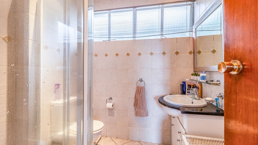 5 Bedroom Property for Sale in Bedford Gardens Gauteng