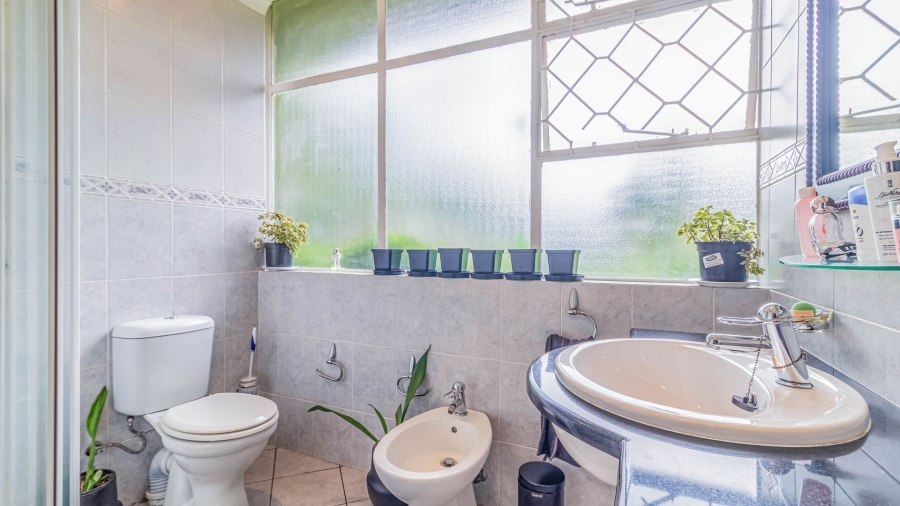 5 Bedroom Property for Sale in Bedford Gardens Gauteng