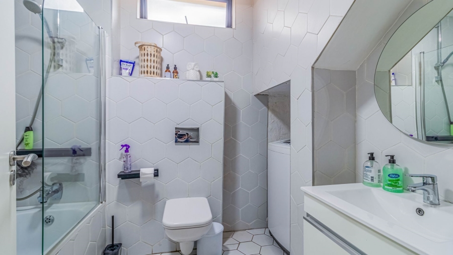 5 Bedroom Property for Sale in Bedford Gardens Gauteng