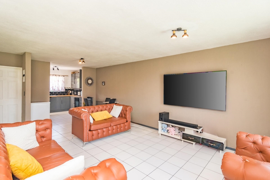 2 Bedroom Property for Sale in Weltevreden Park Gauteng