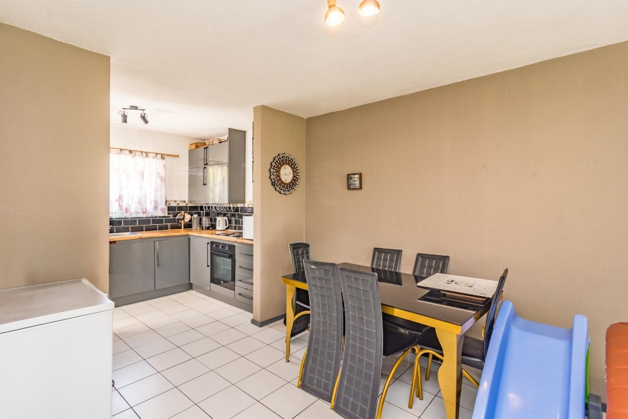 2 Bedroom Property for Sale in Weltevreden Park Gauteng