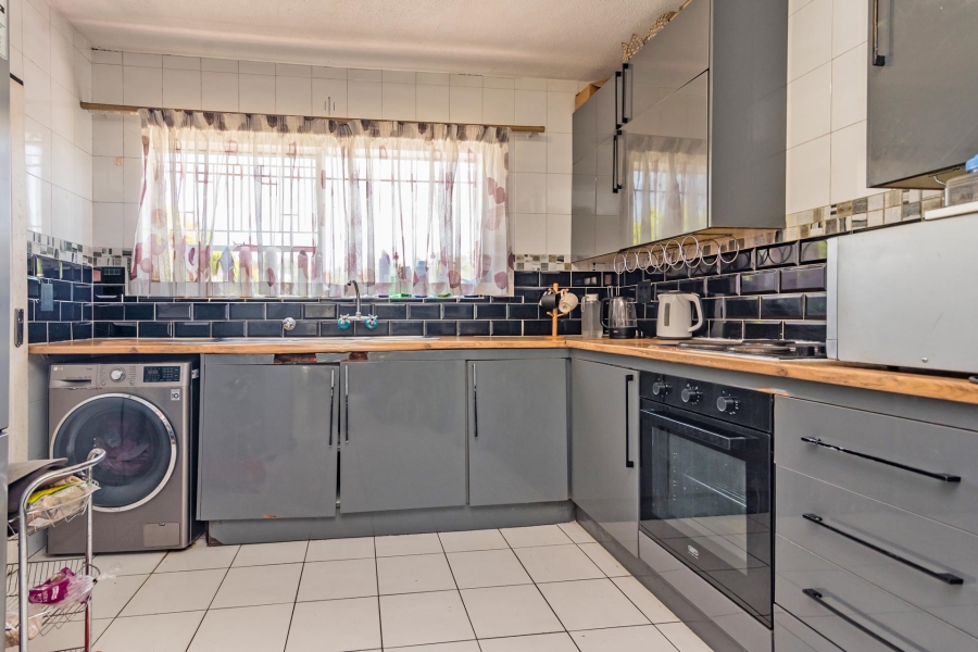 2 Bedroom Property for Sale in Weltevreden Park Gauteng