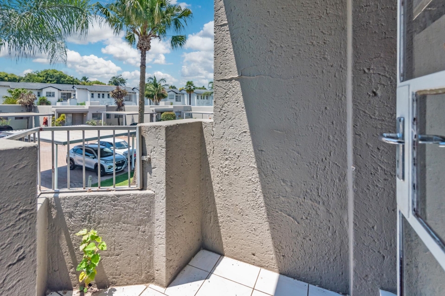 2 Bedroom Property for Sale in Weltevreden Park Gauteng