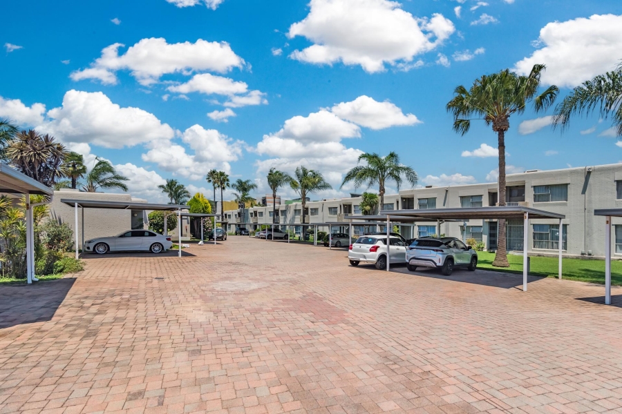 2 Bedroom Property for Sale in Weltevreden Park Gauteng