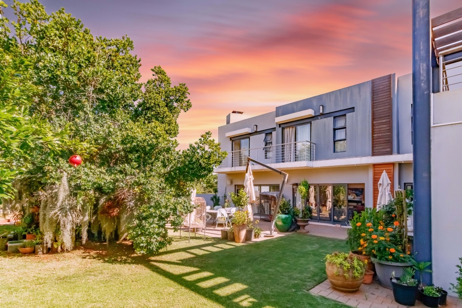 5 Bedroom Property for Sale in Midstream Ridge Gauteng