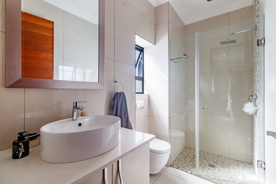 5 Bedroom Property for Sale in Midstream Ridge Gauteng