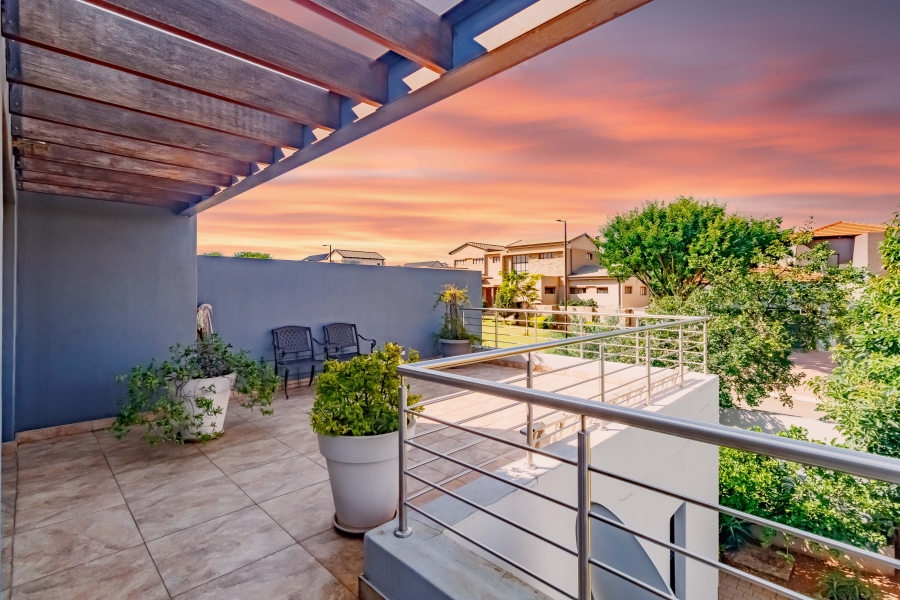 5 Bedroom Property for Sale in Midstream Ridge Gauteng