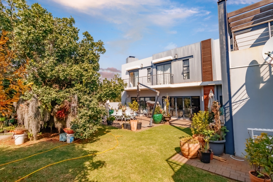 6 Bedroom Property for Sale in Midstream Ridge Gauteng
