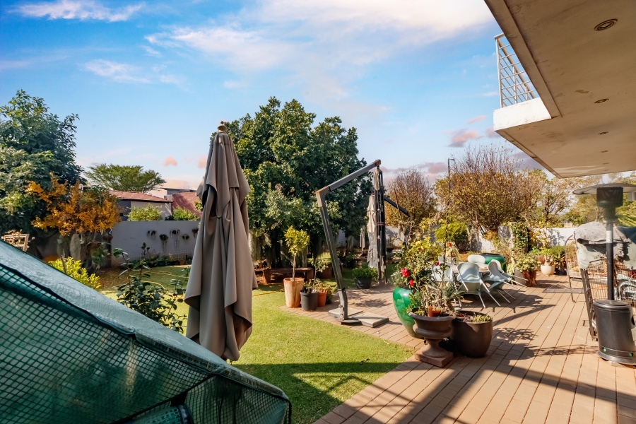 6 Bedroom Property for Sale in Midstream Ridge Gauteng