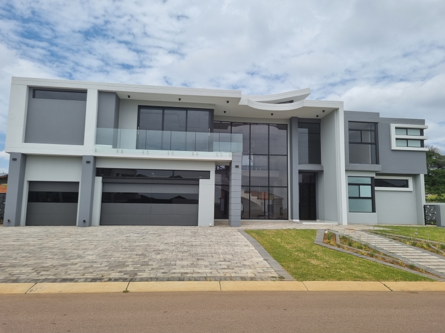5 Bedroom Property for Sale in Six Fountains Estate Gauteng