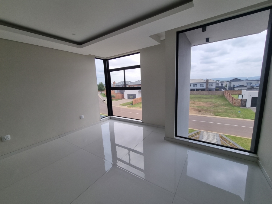 5 Bedroom Property for Sale in Six Fountains Estate Gauteng