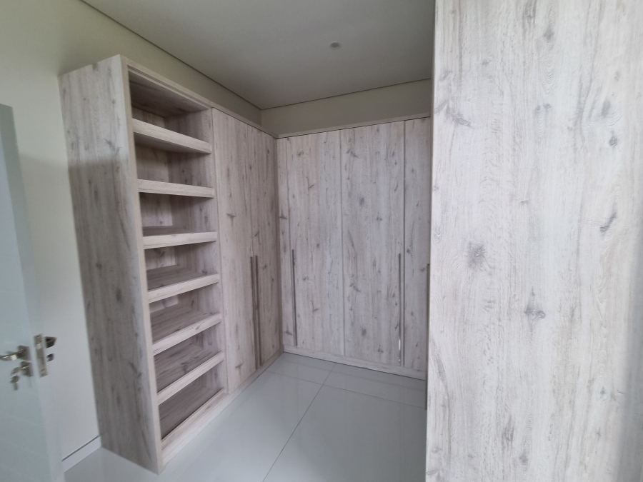 5 Bedroom Property for Sale in Six Fountains Estate Gauteng