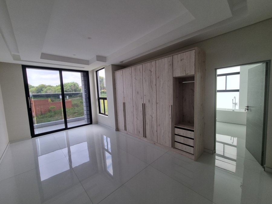 5 Bedroom Property for Sale in Six Fountains Estate Gauteng