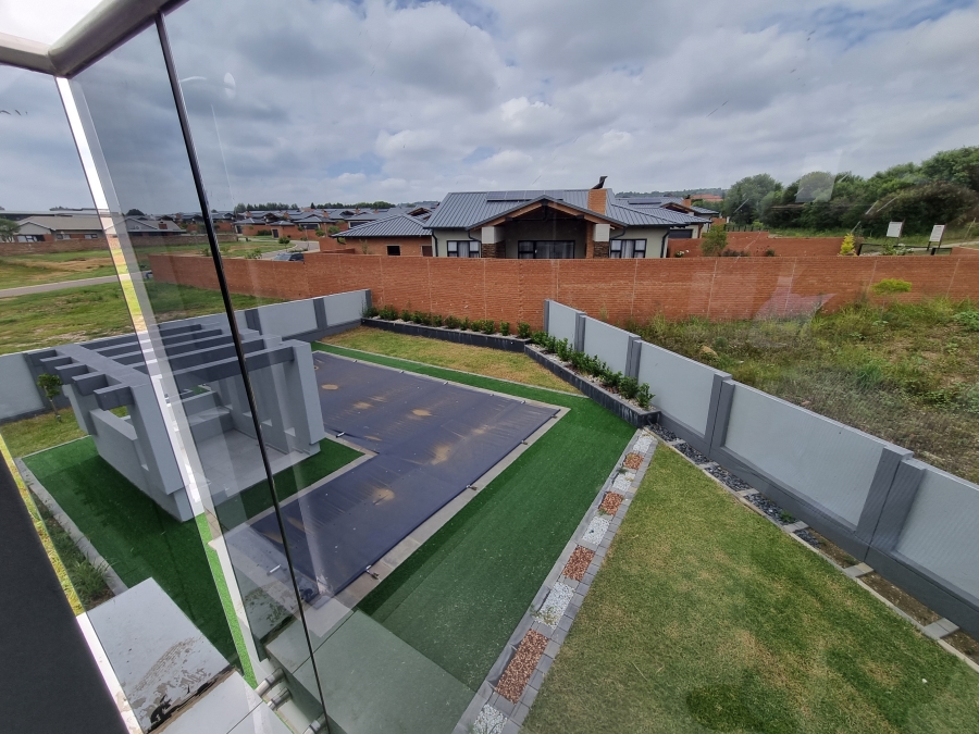 5 Bedroom Property for Sale in Six Fountains Estate Gauteng