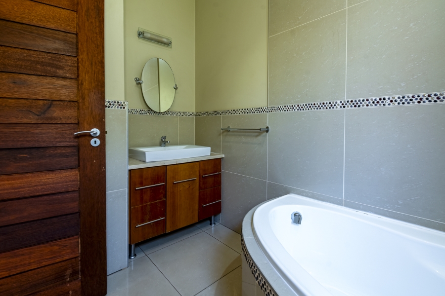 4 Bedroom Property for Sale in Waterkloof Ridge Gauteng