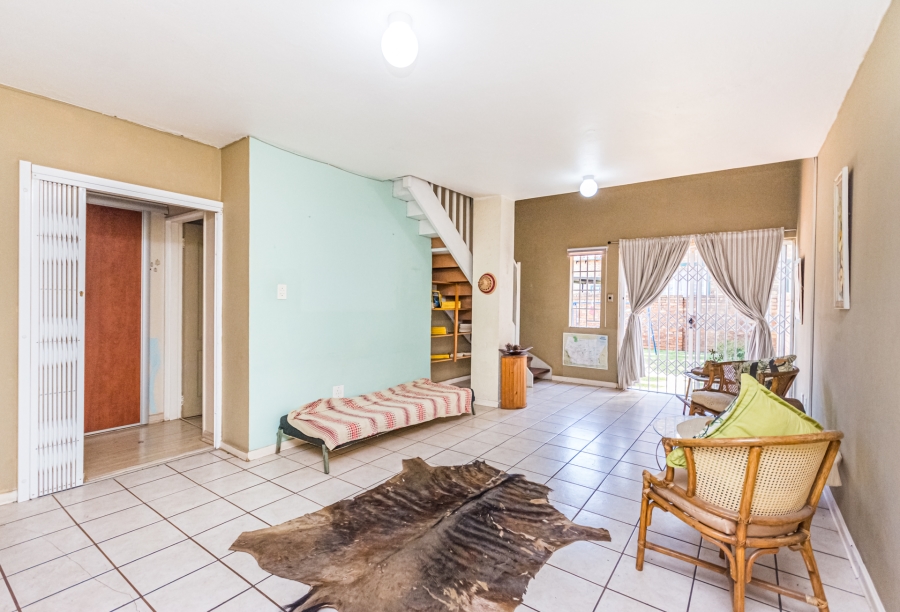 3 Bedroom Property for Sale in Die Hoewes Gauteng