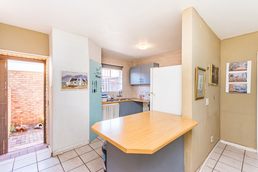 3 Bedroom Property for Sale in Die Hoewes Gauteng