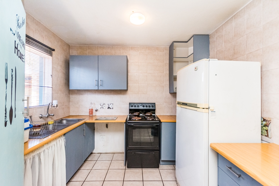 3 Bedroom Property for Sale in Die Hoewes Gauteng