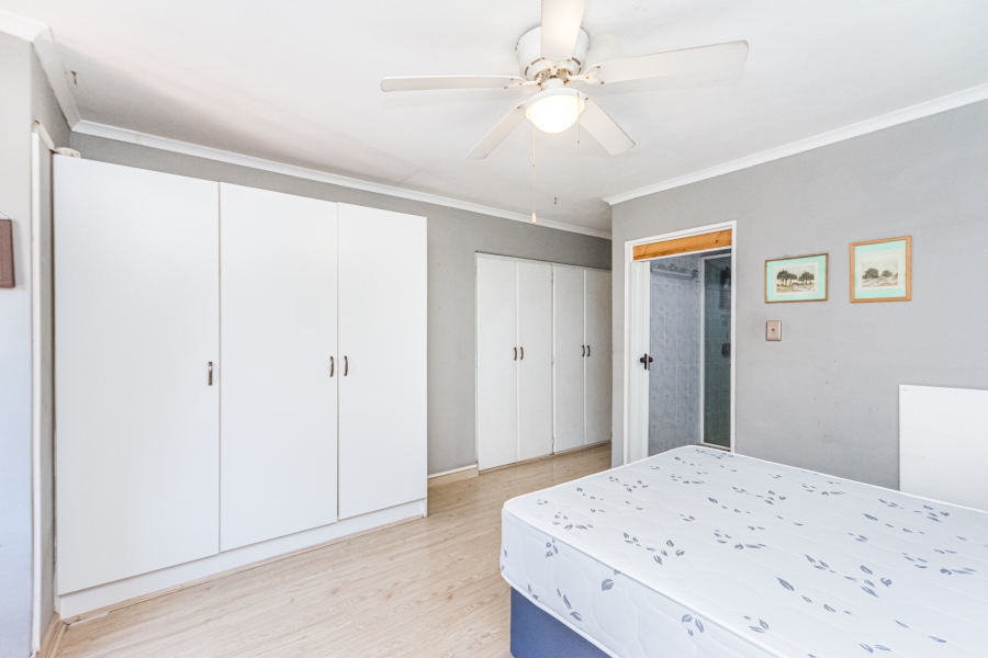 3 Bedroom Property for Sale in Die Hoewes Gauteng