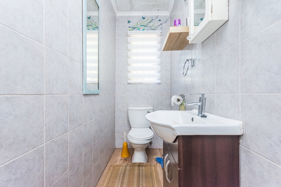 3 Bedroom Property for Sale in Die Hoewes Gauteng