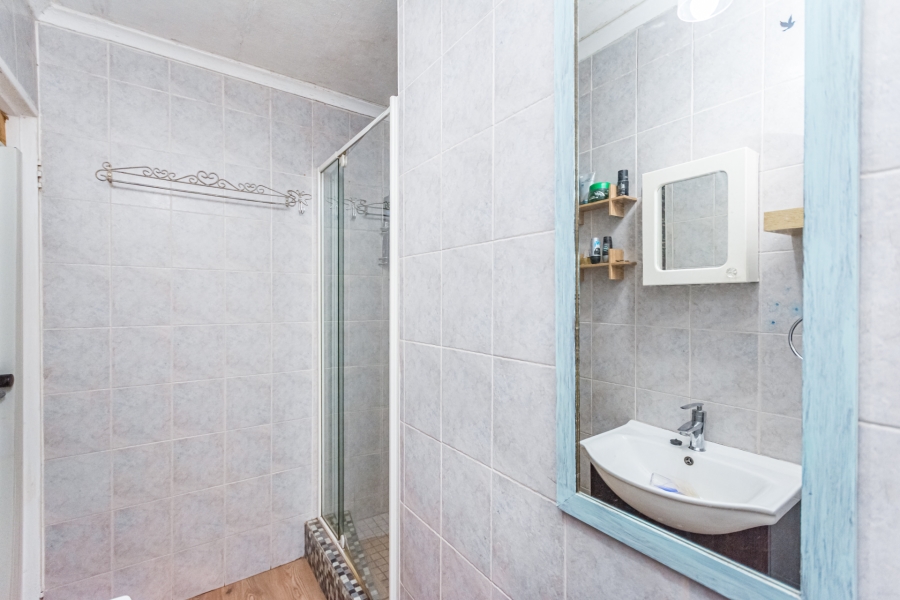 3 Bedroom Property for Sale in Die Hoewes Gauteng