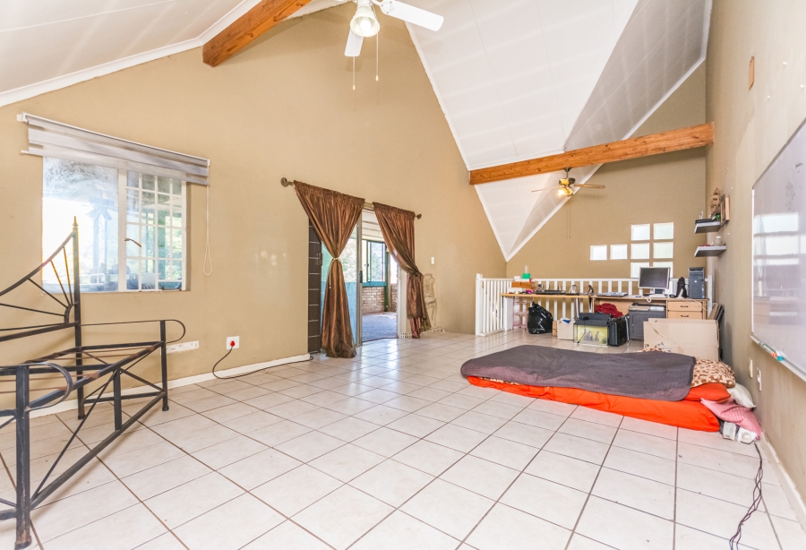 3 Bedroom Property for Sale in Die Hoewes Gauteng