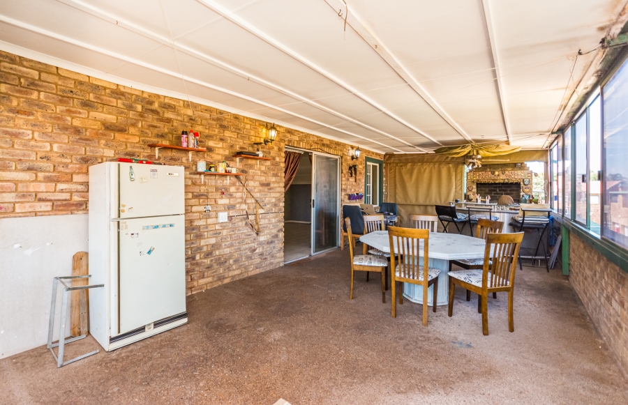 3 Bedroom Property for Sale in Die Hoewes Gauteng