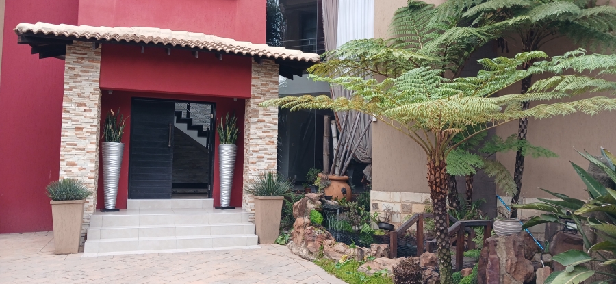 6 Bedroom Property for Sale in Sunward Park Gauteng