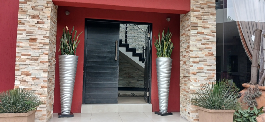 6 Bedroom Property for Sale in Sunward Park Gauteng