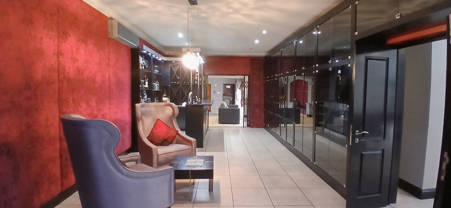 6 Bedroom Property for Sale in Sunward Park Gauteng