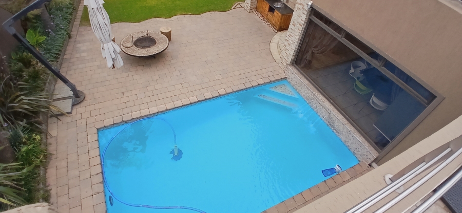 6 Bedroom Property for Sale in Sunward Park Gauteng