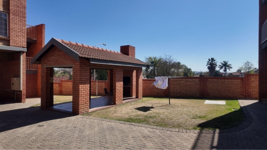 1 Bedroom Property for Sale in The Reeds Gauteng
