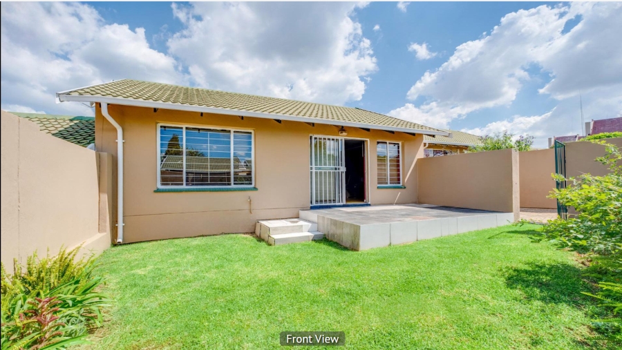 2 Bedroom Property for Sale in Sundowner Gauteng