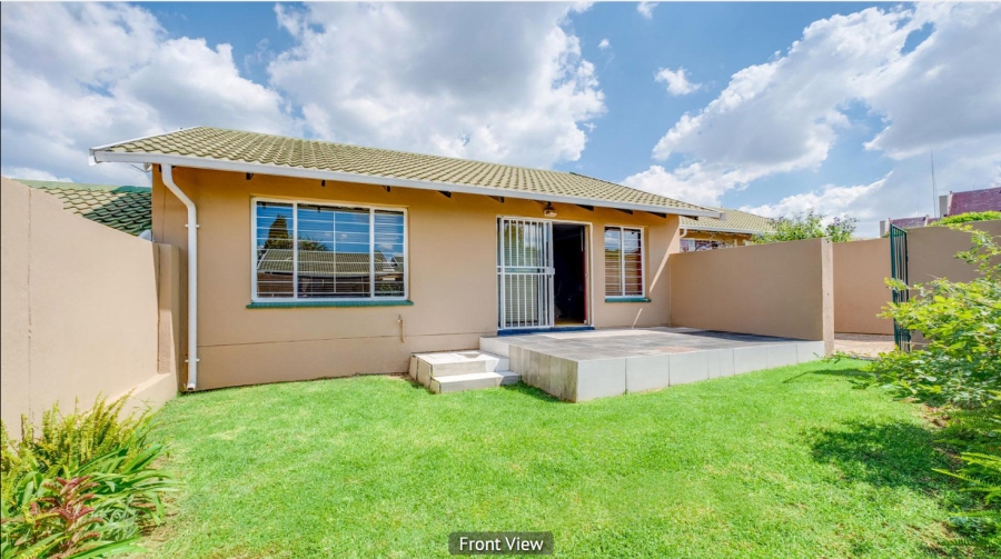 2 Bedroom Property for Sale in Sundowner Gauteng