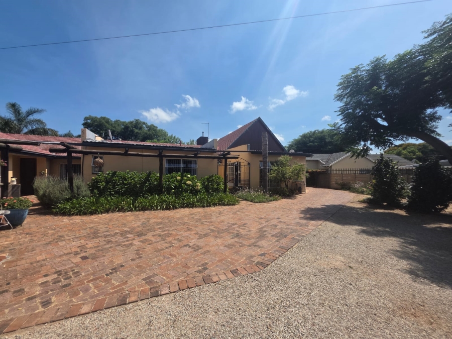 4 Bedroom Property for Sale in Morehill Gauteng