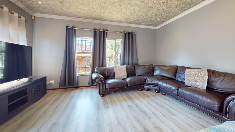 3 Bedroom Property for Sale in Gosforth Park Gauteng