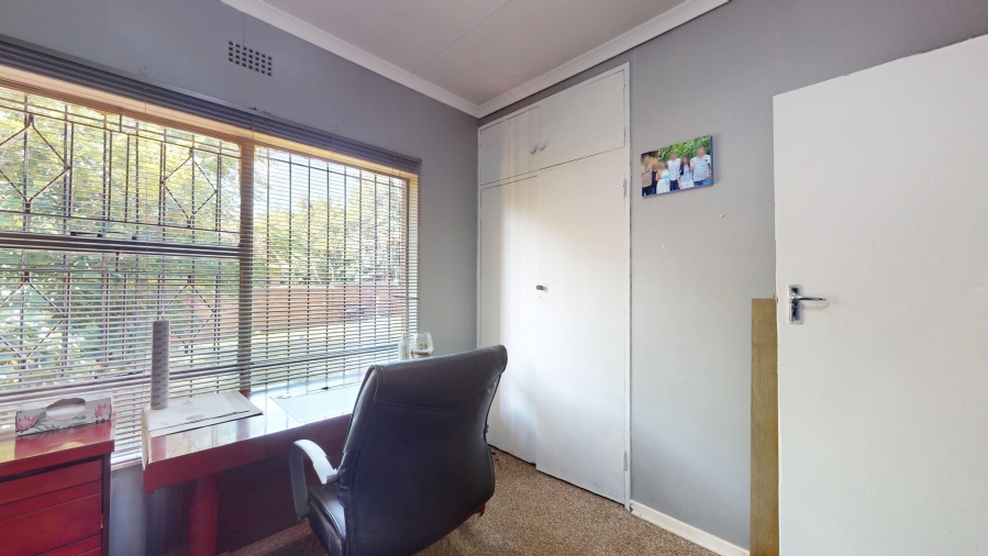 3 Bedroom Property for Sale in Gosforth Park Gauteng